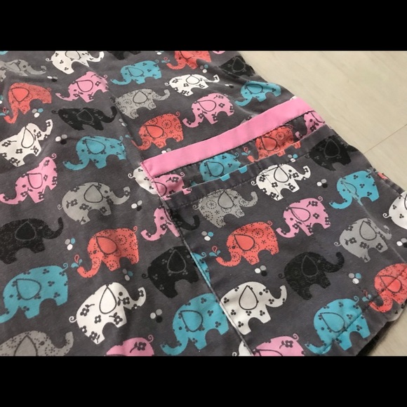 UA Scrubs, elephant scrub top - Picture 5 of 8